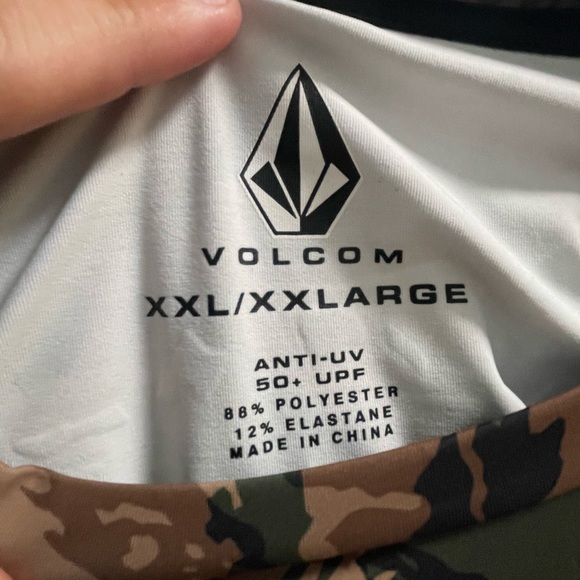 New with tags Volcom anti-UV long sleeve - Picture 4 of 4
